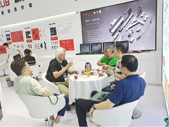 完美收官|深圳森力霸門窗五金驚艷亮相上海FBC博覽會