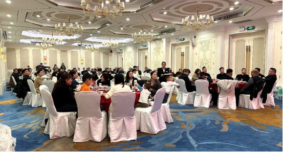 鑫華派2024年終晚會圓滿落幕：榮耀共鑒，新程啟航